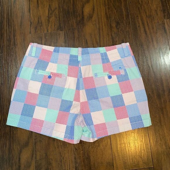 Vineyard Vines Whale Patchwork Every Day Shorts - Picture 2 of 6